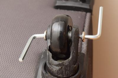 Nové kolečko utáhneme