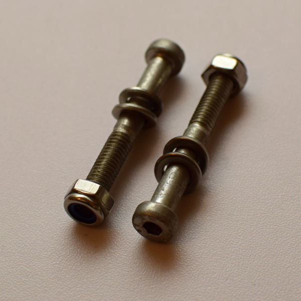 Šroubové osičky 6x45